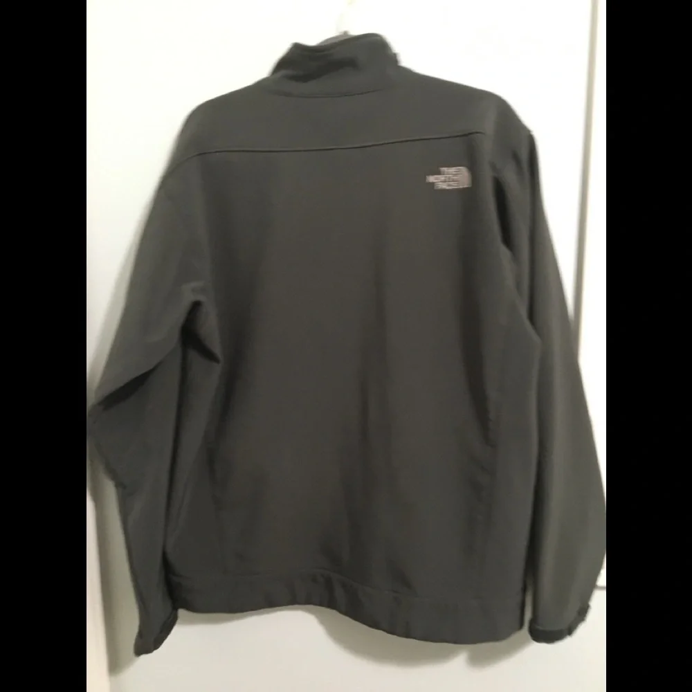 25. North Face Men’s Apex Bionic Doft Shell Jacket L